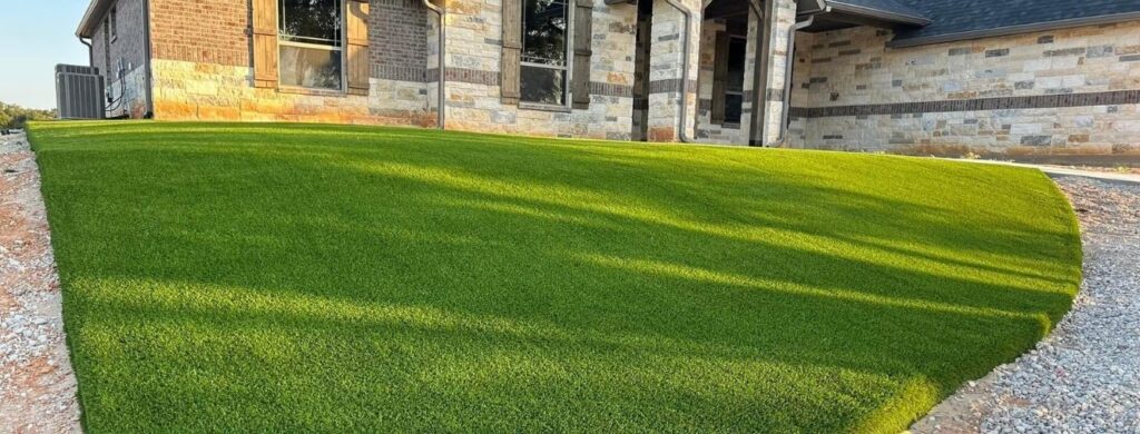 An artificial turf in front of a gorgeous Texas home.